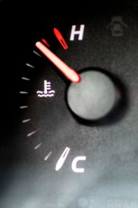 how hot does a car interior get